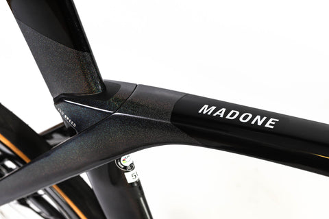 Trek Madone SLR 7 Disc Shimano Ultegra Di2 Road Bike 2022, Size 56cm